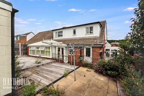 Pontefract Road, Lundwood 4 bed semi