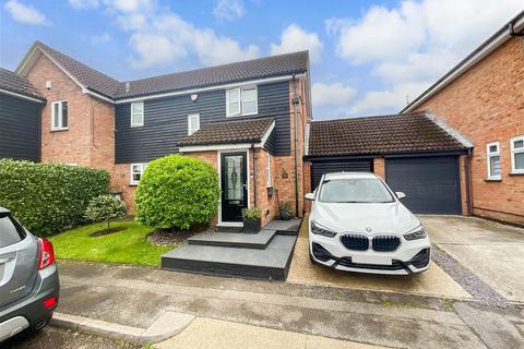 Menzies Avenue, Basildon, Essex 3 bed semi