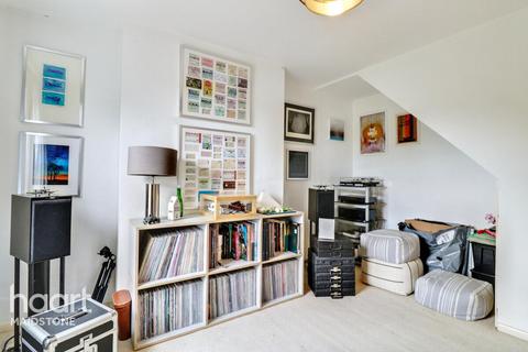 Prospect Place, Maidstone 3 bed semi