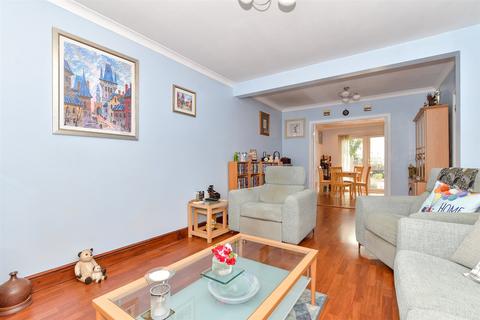 Maybank Avenue, Hornchurch, Essex 3 bed terraced house for sale