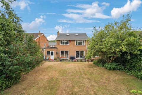 Daws Lea, High Wycombe... 4 bed detached house for sale