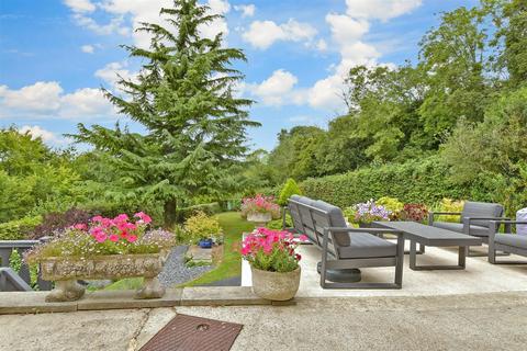 South Green, Sittingbourne, Kent 4 bed detached bungalow for sale