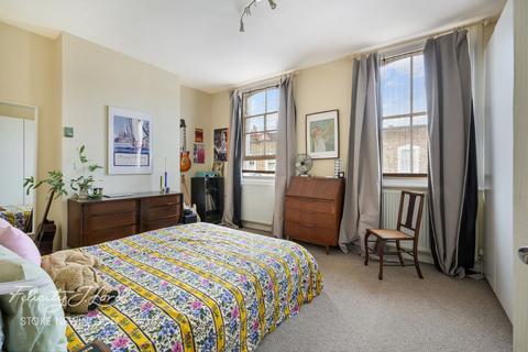 Defoe Road, LONDON N16 3 bed terraced house for sale