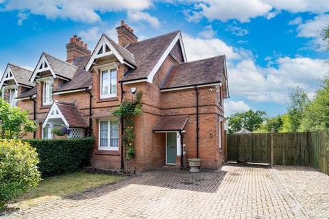 Organ Hall Cottages, Radlett WD7 3 bed semi