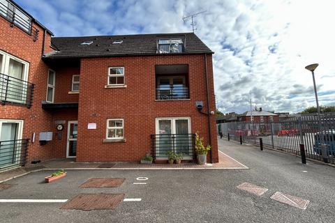 Wesleyan Court, Lincoln, LN2 4 bed flat for sale