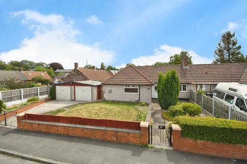 Laurel Crescent, Hollingwood... 2 bed semi