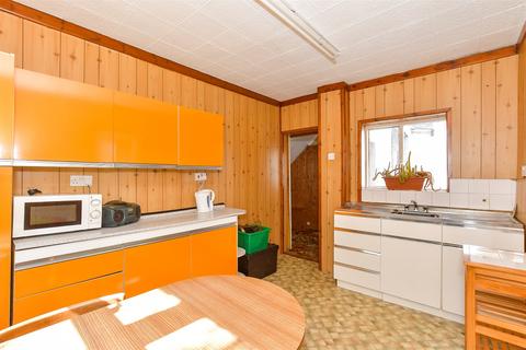 London Road, Waterlooville, Hampshire 3 bed semi