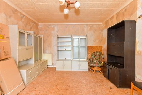London Road, Waterlooville, Hampshire 3 bed semi