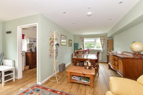 Newick Hill, Newick, Lewes, East Sussex 3 bed detached bungalow for sale