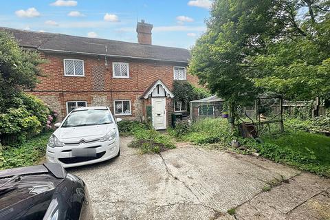 The Street, Ashford TN24 3 bed semi