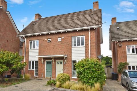 Pembroke Fields, Dinton              ... 3 bed semi