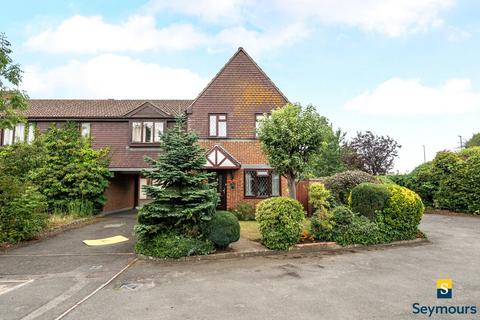 Bowers Close, Surrey GU4 3 bed house for sale