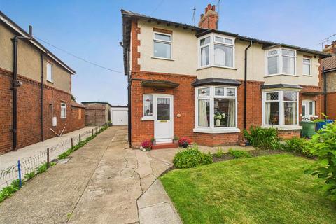 40 Manorfield Road, Driffield, YO25 5JE 3 bed semi