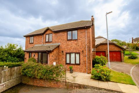 3 Roseland Gardens, PL31 2EY Bodmin... 4 bed detached house for sale