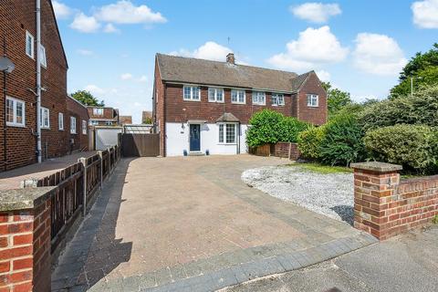 The Avenue, Aylesford 3 bed semi