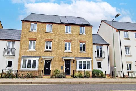 Pioneer Way, Bicester 4 bed townhouse for sale