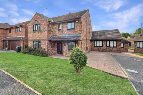 Lippitts Hill, Luton, Bedfordshire... 4 bed detached house for sale