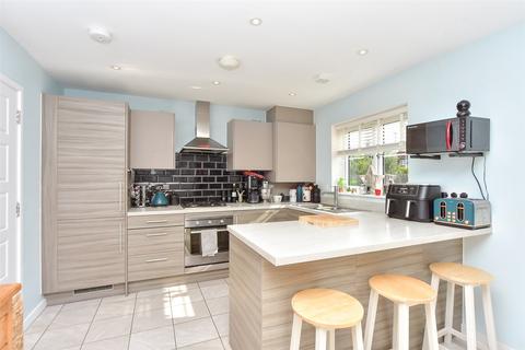 Stede Avenue, Sittingbourne, Kent 3 bed detached house for sale