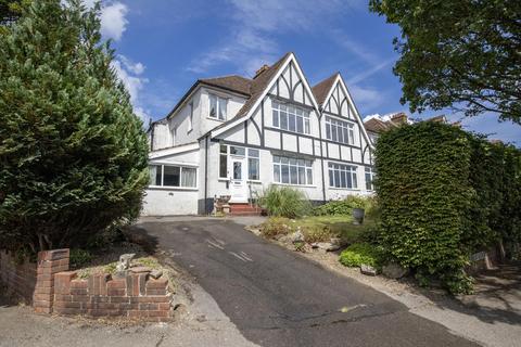 Beechwood Avenue, Coulsdon 3 bed semi