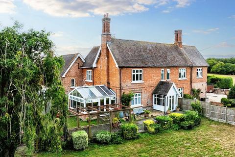 Throckmorton, Pershore, WR10 2 bed terraced house for sale