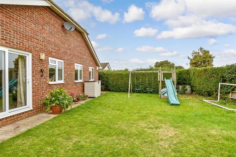 Roderick Avenue, Peacehaven, East Sussex 7 bed chalet for sale
