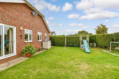 Roderick Avenue, Peacehaven, East Sussex 7 bed chalet for sale