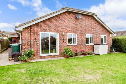 Roderick Avenue, Peacehaven, East Sussex 7 bed chalet for sale