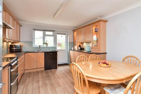 Roderick Avenue, Peacehaven BN10 7 bed chalet for sale
