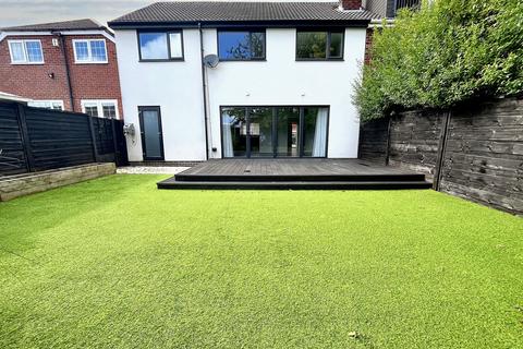 Alkrington Close, Bury, BL9 4 bed semi