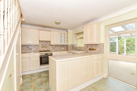 Poyntell Road, Staplehurst TN12 3 bed semi