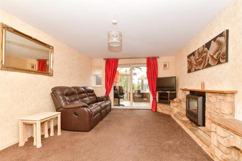 Wickham Place, Basildon, Essex 2 bed terraced house for sale