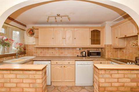 Wickham Place, Basildon, Essex 2 bed terraced house for sale