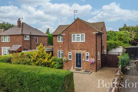Roxwell Road, Chelmsford, CM1 3 bed detached house for sale