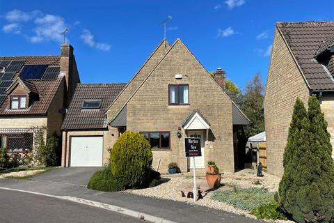 Hunters Mead, Motcombe 3 bed detached house for sale