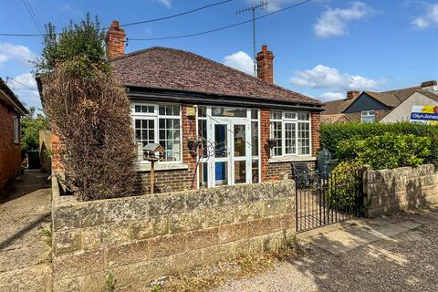 Merton Drive, Littlehampton BN17 2 bed detached bungalow for sale