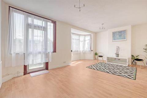Billet Road, Walthamstow 3 bed flat for sale