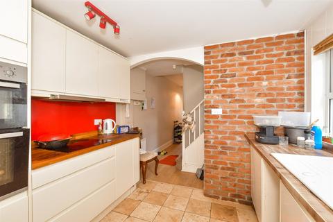 Gloucester Place, Littlehampton BN17 2 bed terraced house for sale