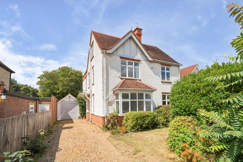 Northcourt Avenue, Berkshire RG2 6 bed detached house for sale