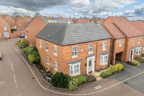 Bush Road, Kibworth Harcourt LE8 4 bed detached house for sale