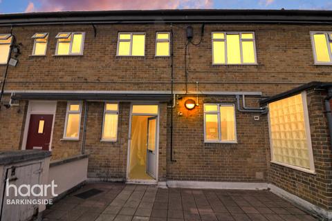 Manford Way, Chigwell 3 bed duplex for sale