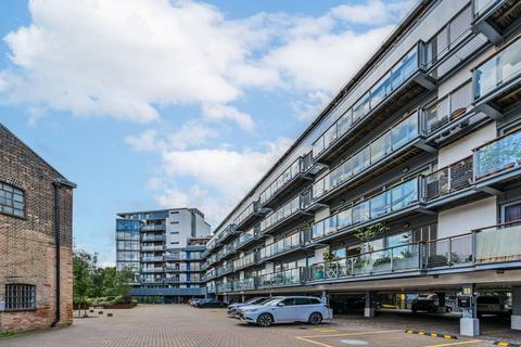 58 Dace Road, London E3 2 bed flat for sale