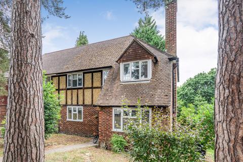 5 Pine Acre Court, The Ridge, Woking... 2 bed flat for sale