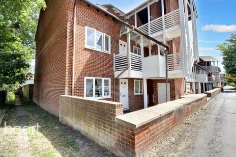 Church Lane, Newmarket 2 bed flat for sale