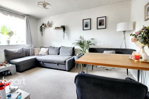 Church Lane, Newmarket 2 bed flat for sale