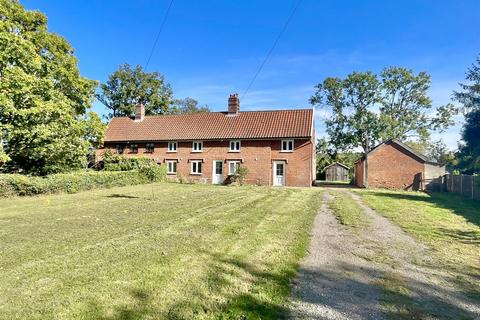 Chickering Road, Hoxne 3 bed semi