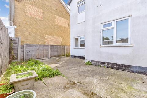 Tankerton Road, Whitstable, Kent 2 bed ground floor flat for sale