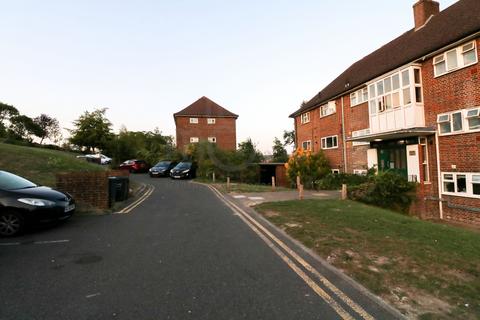 Kingsdown Avenue, South Croydon, CR2 2 bed flat for sale