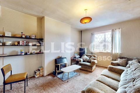 Greenford Road, Greenford, UB6 3 bed maisonette for sale