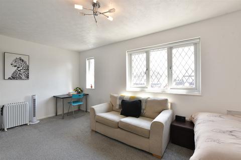 Grange Avenue, Wickford, Essex Studio for sale