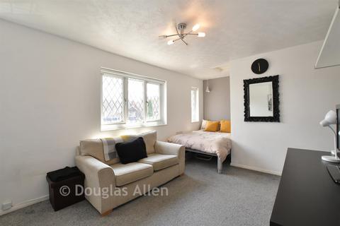 Grange Avenue, Wickford, Essex Studio for sale